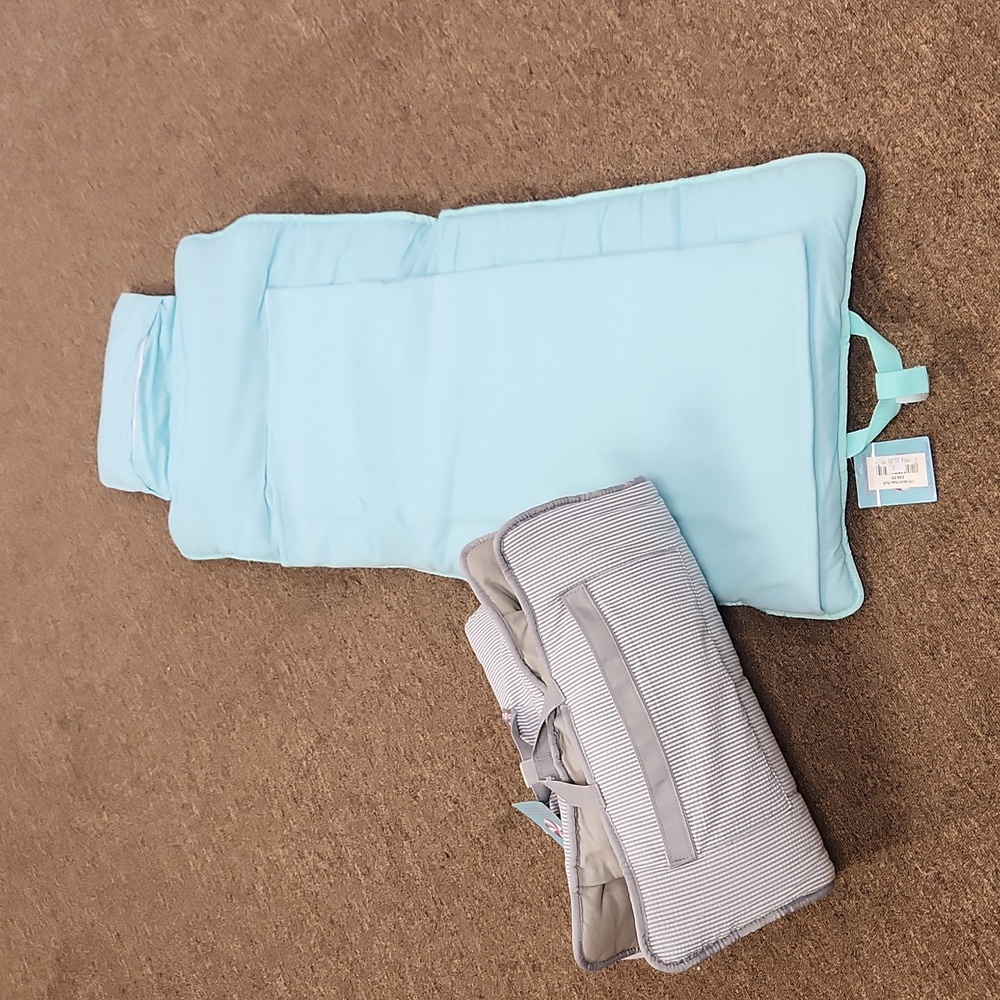 Mint Nap mats with embroidery